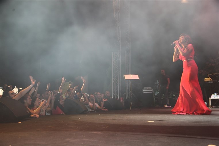 Elissa at Dhour Chweir Festival